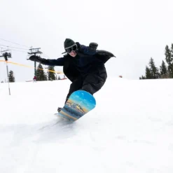 Glider Women's Freestyle/All Mountain Snowboard 2026