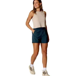 Momentum Women's Shorts