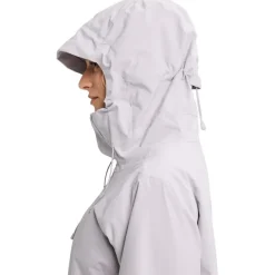 Reserve 2L Insulated Stretch Slim Insulated Women's Ski/Snowboard Jacket